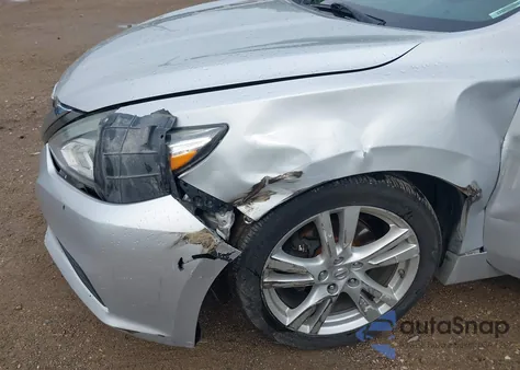 2016 Nissan Altima 2.5/2.5 S/2.5 Sl/2.5 Sr/2.5 Sv из США, поврежденный, VIN 1N4AL3AP9GN352652